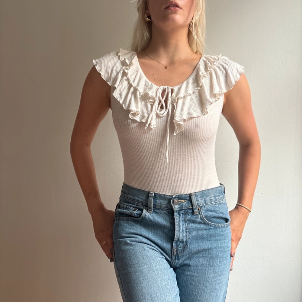 white ribbed ruffle neckline keyhole bow bodysuit